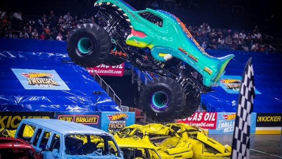 Mega wrex monster jam online